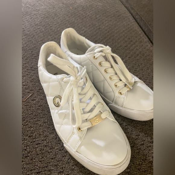 Guess quilted white sneakers s 7‎ 1/2 - Picture 1 of 5